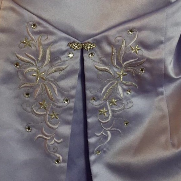 Dress - Picture 7 of 7